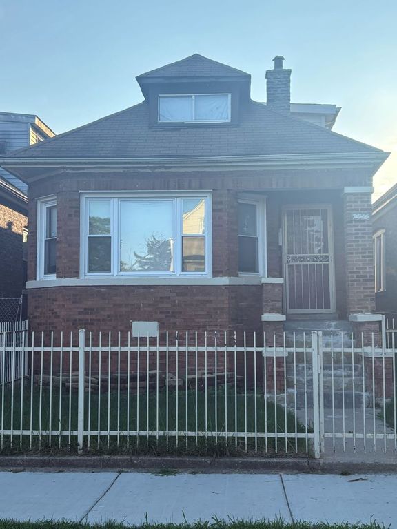 7326 S Claremont Avenue, Chicago, IL 60636