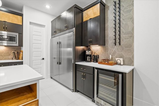 1137 NE Monroe Street, Bentonville, AR 72712