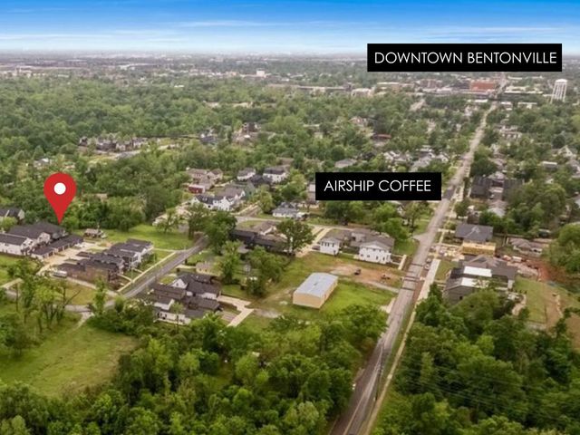 1137 NE Monroe Street, Bentonville, AR 72712
