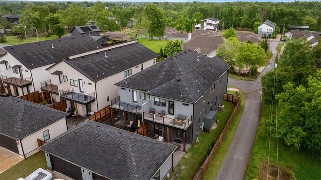 1137 NE Monroe Street, Bentonville, AR 72712