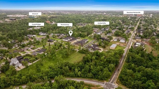 1137 NE Monroe Street, Bentonville, AR 72712