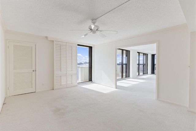 123 Lakeshore Drive 943, North Palm Beach, FL 33408