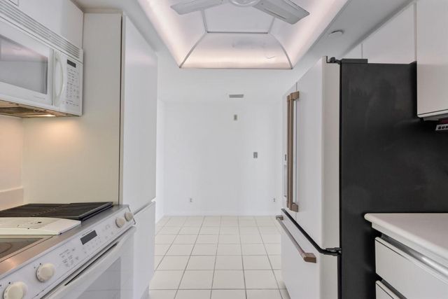 123 Lakeshore Drive 943, North Palm Beach, FL 33408