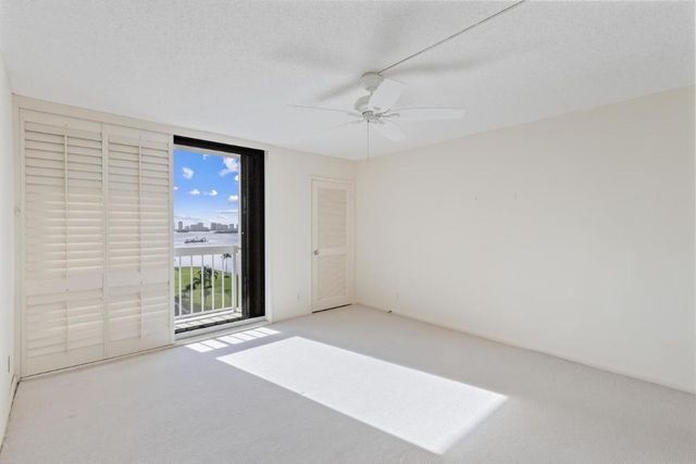 123 Lakeshore Drive 943, North Palm Beach, FL 33408