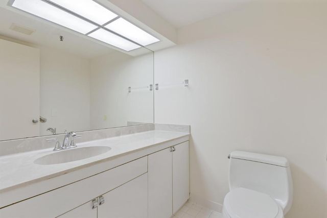 123 Lakeshore Drive 943, North Palm Beach, FL 33408