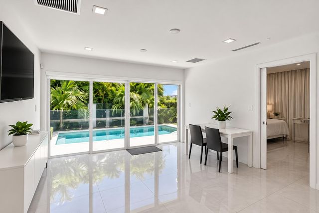 1920 SW 32ND Place, Miami, FL 33145