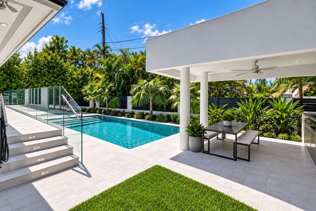 1920 SW 32ND Place, Miami, FL 33145