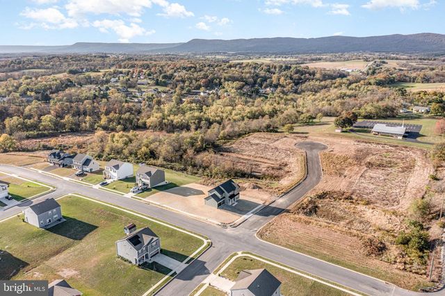 6 FAMILY DR, Carlisle, PA 17013