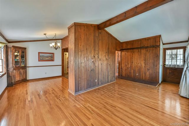 28 Dartmouth Drive, Smithtown, NY 11787