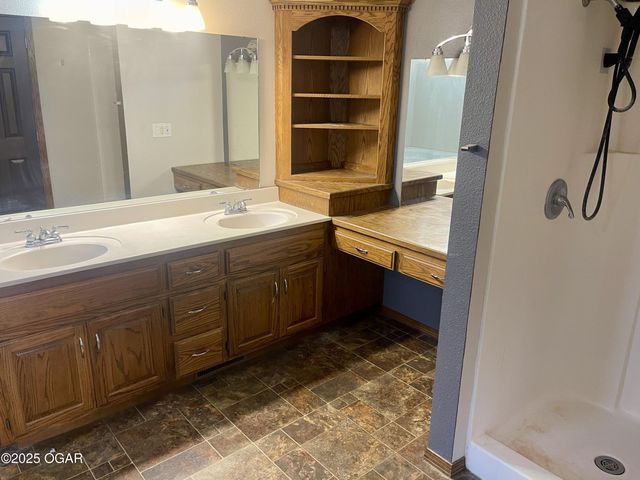 12228 Lauren Lane, Neosho, MO 64850