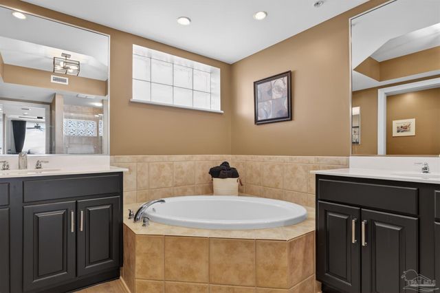 10099 Nelle Ave 1005, Pensacola, FL 32507