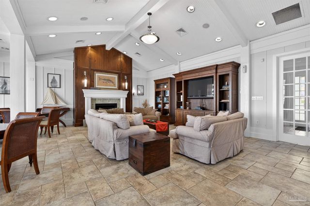 10099 Nelle Ave 1005, Pensacola, FL 32507