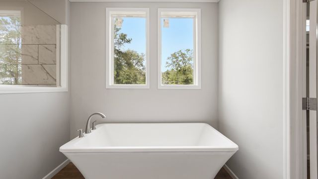 120 Clover Lane, Defuniak Springs, FL 32433