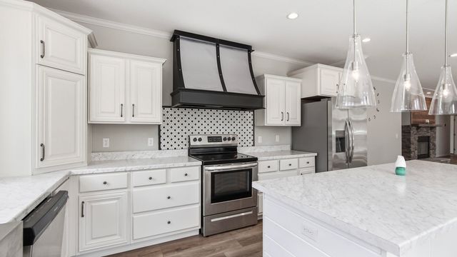 120 Clover Lane, Defuniak Springs, FL 32433