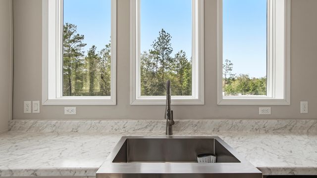 120 Clover Lane, Defuniak Springs, FL 32433