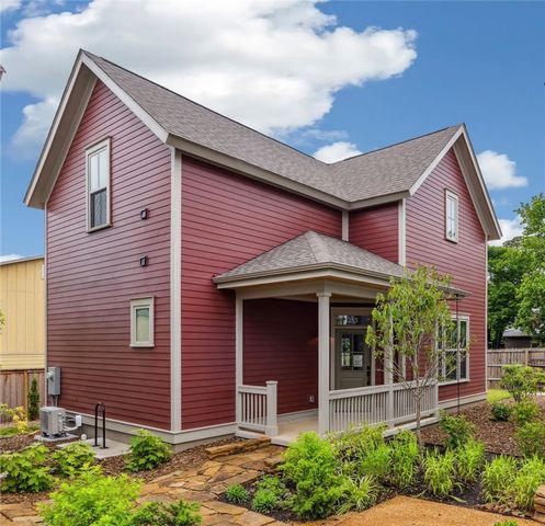 263 E 11th Street, Fayetteville, AR 72701