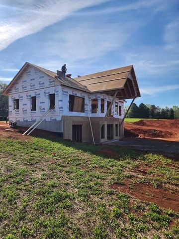 6990 Horseshoe Bend RD, Goodview, VA 24095