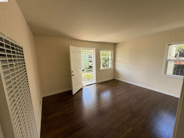 1028 61St St, Oakland, CA 94608