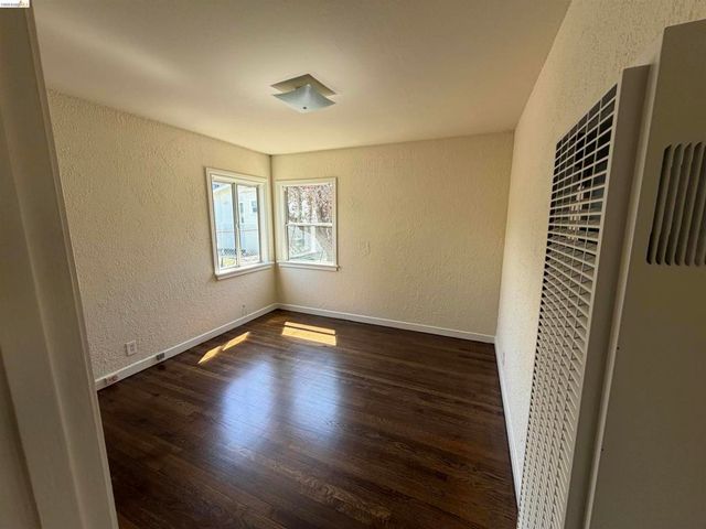 1028 61St St, Oakland, CA 94608