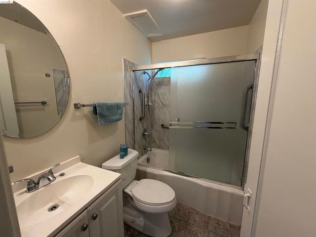 1028 61St St, Oakland, CA 94608
