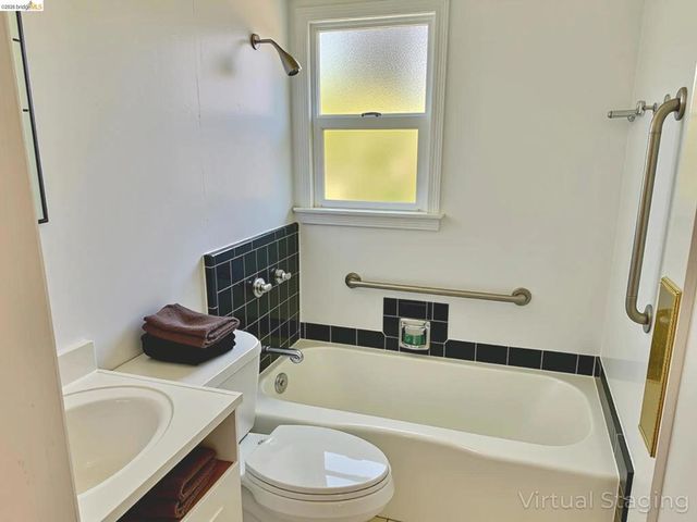 1028 61St St, Oakland, CA 94608