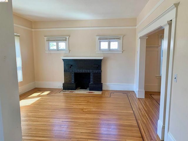 1028 61St St, Oakland, CA 94608