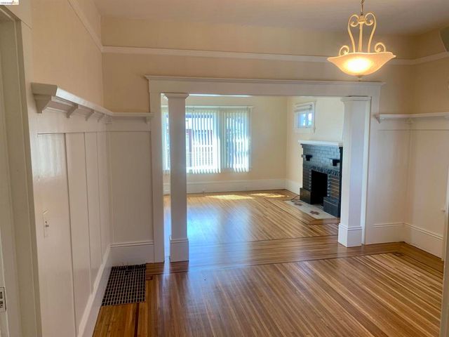 1028 61St St, Oakland, CA 94608