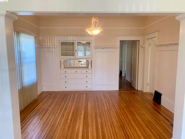 1028 61St St, Oakland, CA 94608