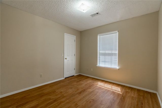 523 S Dockery Lane, Fayetteville, AR 72701