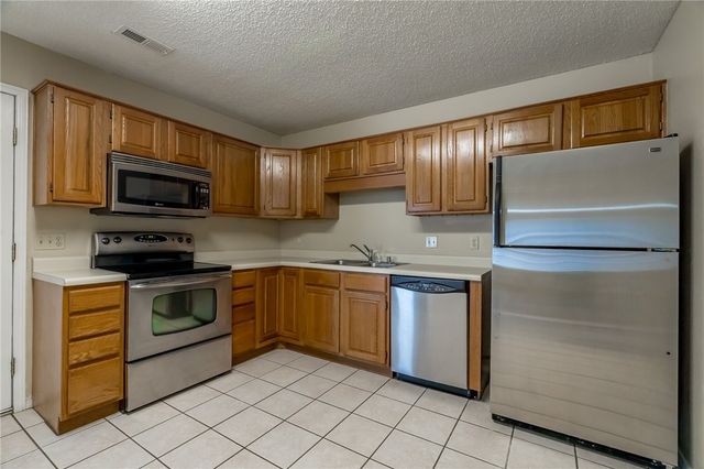 523 S Dockery Lane, Fayetteville, AR 72701