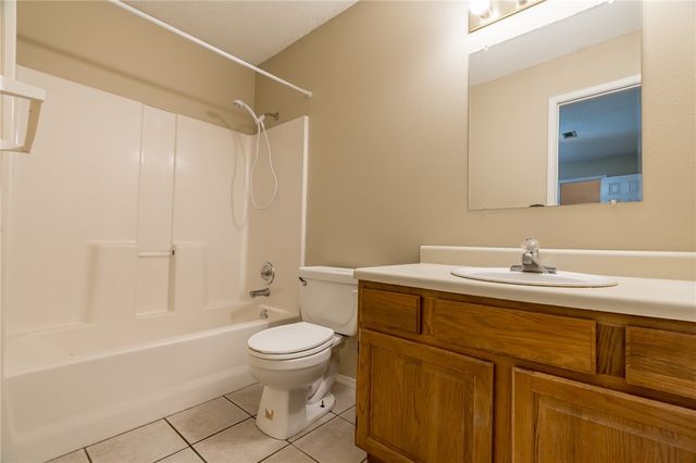 523 S Dockery Lane, Fayetteville, AR 72701