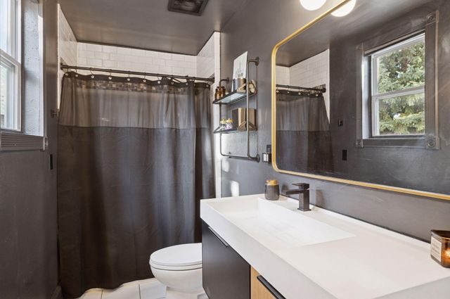 613 Harrison Street NE, Minneapolis, MN 55413