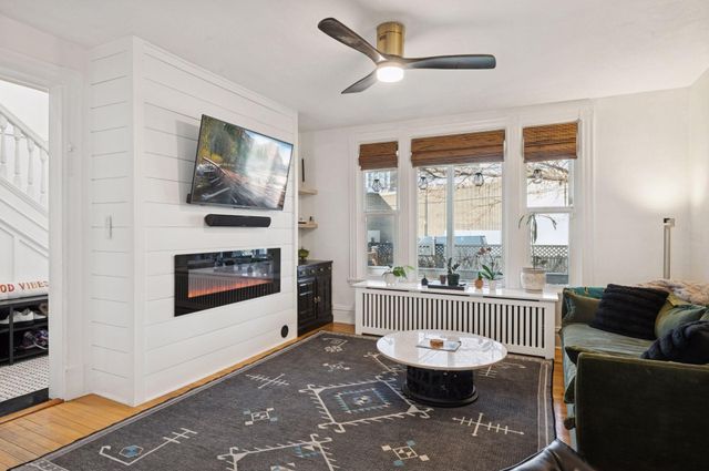 613 Harrison Street NE, Minneapolis, MN 55413