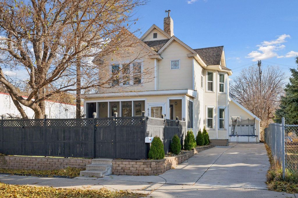 613 Harrison Street NE, Minneapolis, MN 55413