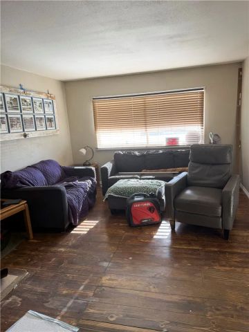 3560 San Simeon Avenue, Oxnard, CA 93033