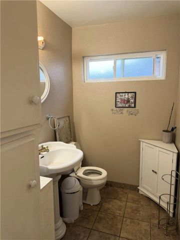 3560 San Simeon Avenue, Oxnard, CA 93033