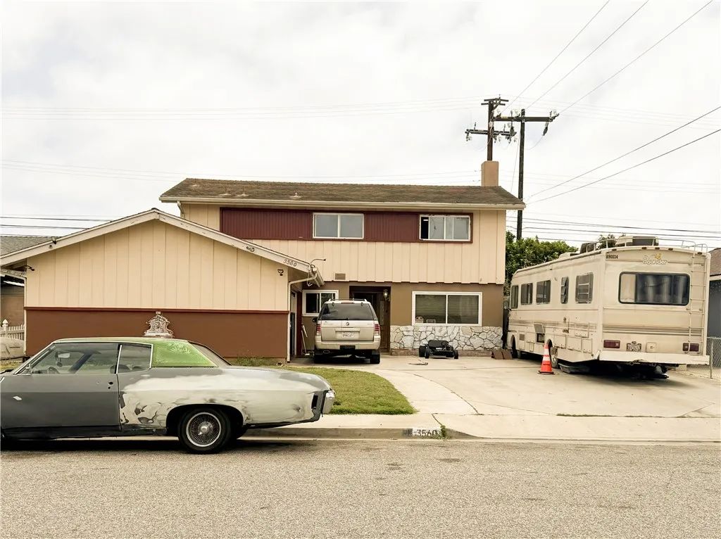 3560 San Simeon Avenue, Oxnard, CA 93033