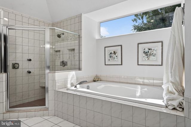 7 CAMEO CT, Cherry Hill, NJ 08003