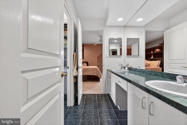 7 CAMEO CT, Cherry Hill, NJ 08003