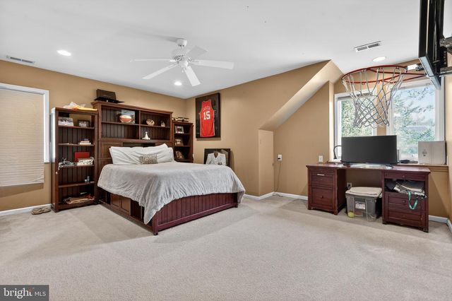 7 CAMEO CT, Cherry Hill, NJ 08003