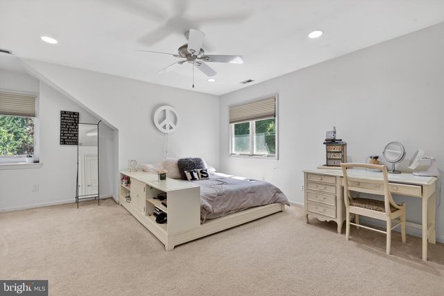 7 CAMEO CT, Cherry Hill, NJ 08003