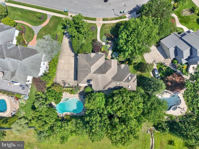 7 CAMEO CT, Cherry Hill, NJ 08003