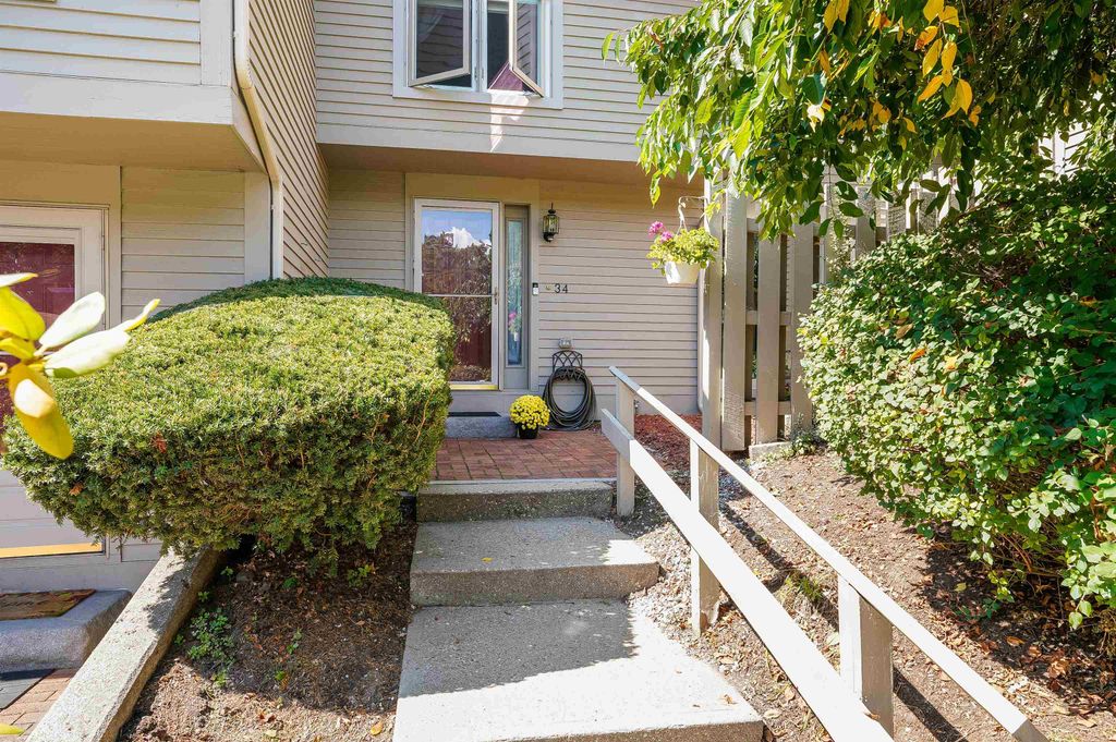 34 Briston Court, Bedford, NH 03110