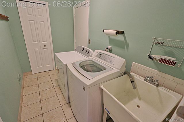 9391 Mayflower Court, Plymouth Charter Township, MI 48170