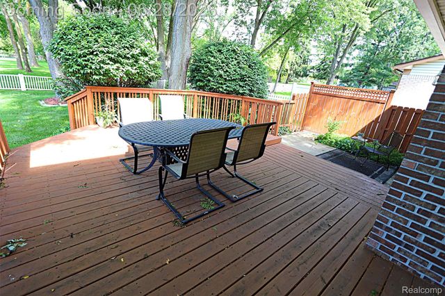 9391 Mayflower Court, Plymouth Charter Township, MI 48170