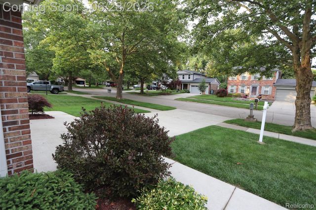 9391 Mayflower Court, Plymouth Charter Township, MI 48170