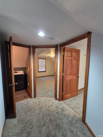 136 E Victoria Street, South Bend, IN 46614