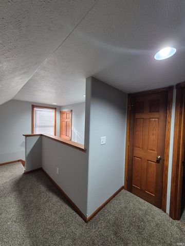 136 E Victoria Street, South Bend, IN 46614