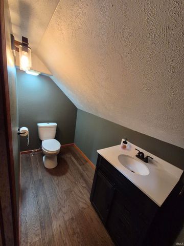 136 E Victoria Street, South Bend, IN 46614