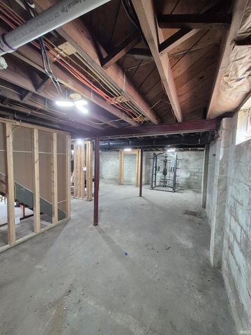 136 E Victoria Street, South Bend, IN 46614